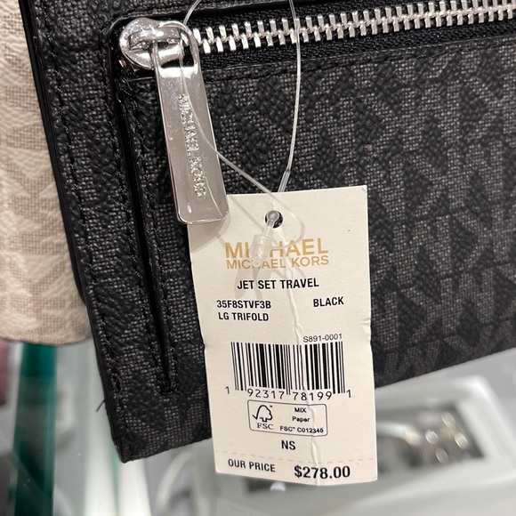 MICHAEL KORS JET SET TRV LARGE TRIFOLD BLACK - Picture 14 of 16